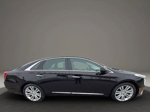 Used 2018 Cadillac XTS Luxury image 4