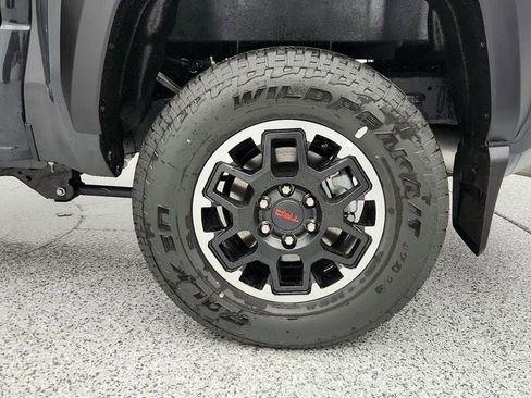 Used 2025 Toyota Tacoma TRD Sport image 9