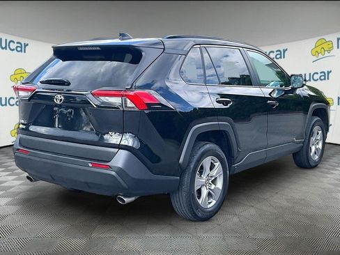 Used 2025 Toyota RAV4 XLE AWD/4WD image 6