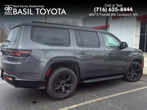 Used 2024 Jeep Wagoneer Series II AWD/4WD image 1