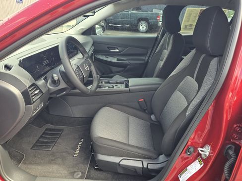 Used 2026 Nissan Sentra SV w/ SV Convenience Package FWD image 12