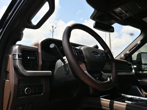 Used 2026 Ford F450 King Ranch w/ Snow Plow/Camper Package AWD/4WD image 13