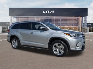 Used 2019 Toyota Highlander Limited video 1