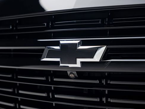 Used 2024 Chevrolet Suburban RST w/ Luxury Package image 13