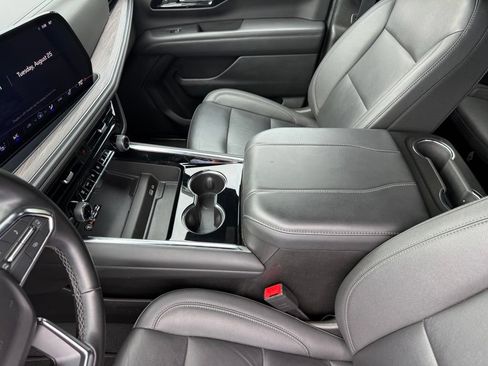 Used 2025 Chevrolet Tahoe Z71 AWD/4WD image 23