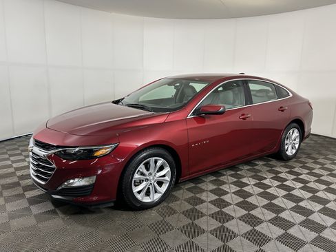 Used 2020 Chevrolet Malibu LT FWD image 1