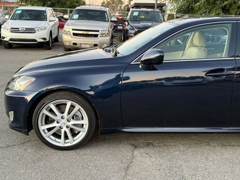 Used 2006 Lexus IS 350 image 9