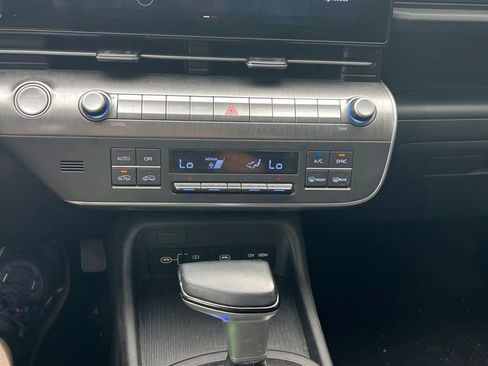 Used 2024 Hyundai Kona SEL AWD/4WD image 11