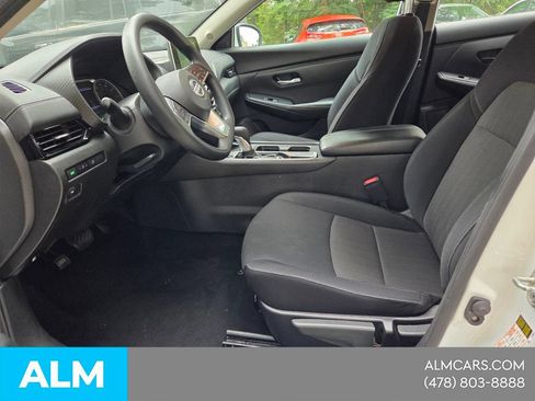 Used 2024 Nissan Sentra SV FWD image 2