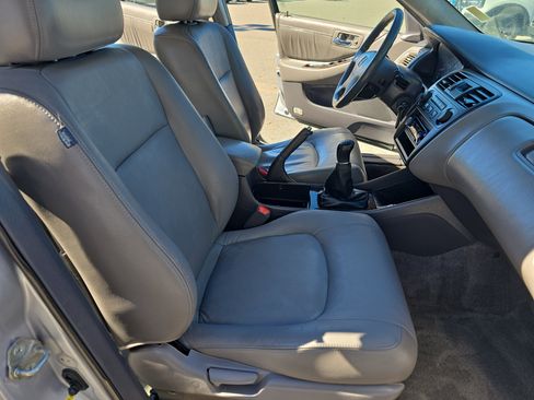 Used 2001 Honda Accord EX image 10