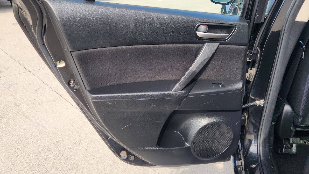 Used 2013 MAZDA MAZDA3 i Sport FWD image 18