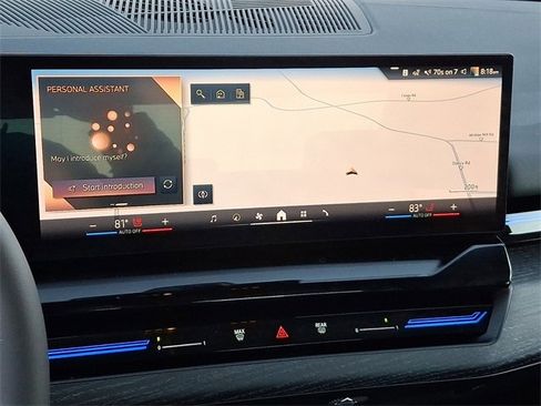 Used 2025 BMW 530i xDrive w/ Premium Package image 17