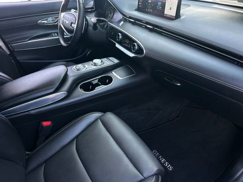 Used 2023 Genesis GV70 2.5T w/ Select Package image 17