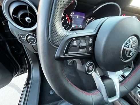 Used 2023 Alfa Romeo Stelvio Estrema image 16