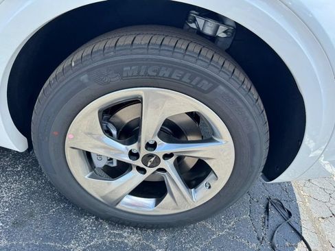 Used 2026 Genesis GV70 2.5T Select AWD/4WD image 6