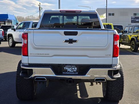 Used 2022 Chevrolet Silverado 1500 LTZ image 4