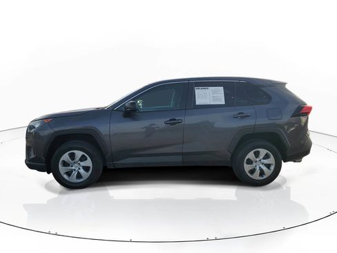 Used 2022 Toyota RAV4 LE image 4