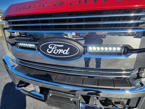 Used 2017 Ford F250 Lariat w/ Chrome Package image 16