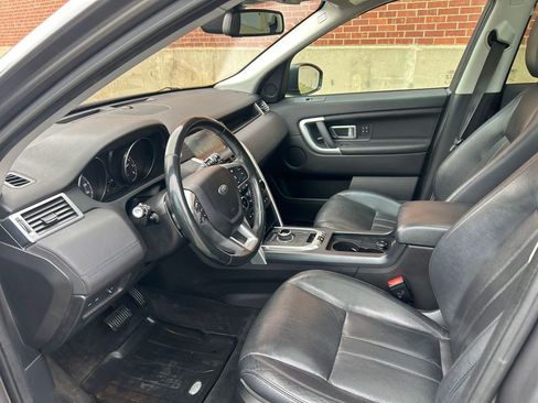 Used 2017 Land Rover Discovery Sport HSE AWD/4WD image 6