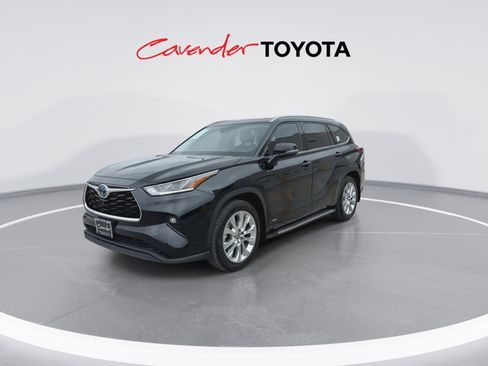 Used 2022 Toyota Highlander Limited AWD/4WD image 4