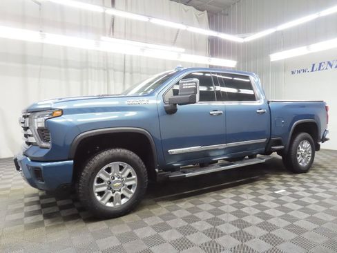 Used 2025 Chevrolet Silverado 3500 High Country w/ High Country Premium Package AWD/4WD image 6