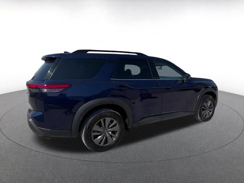 Used 2025 Nissan Pathfinder SV FWD image 12