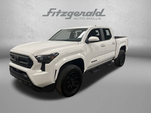 Used 2024 Toyota Tacoma SR5 image 1