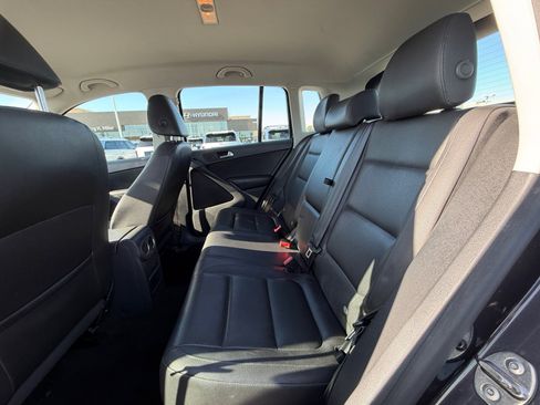 Used 2016 Volkswagen Tiguan S FWD image 17