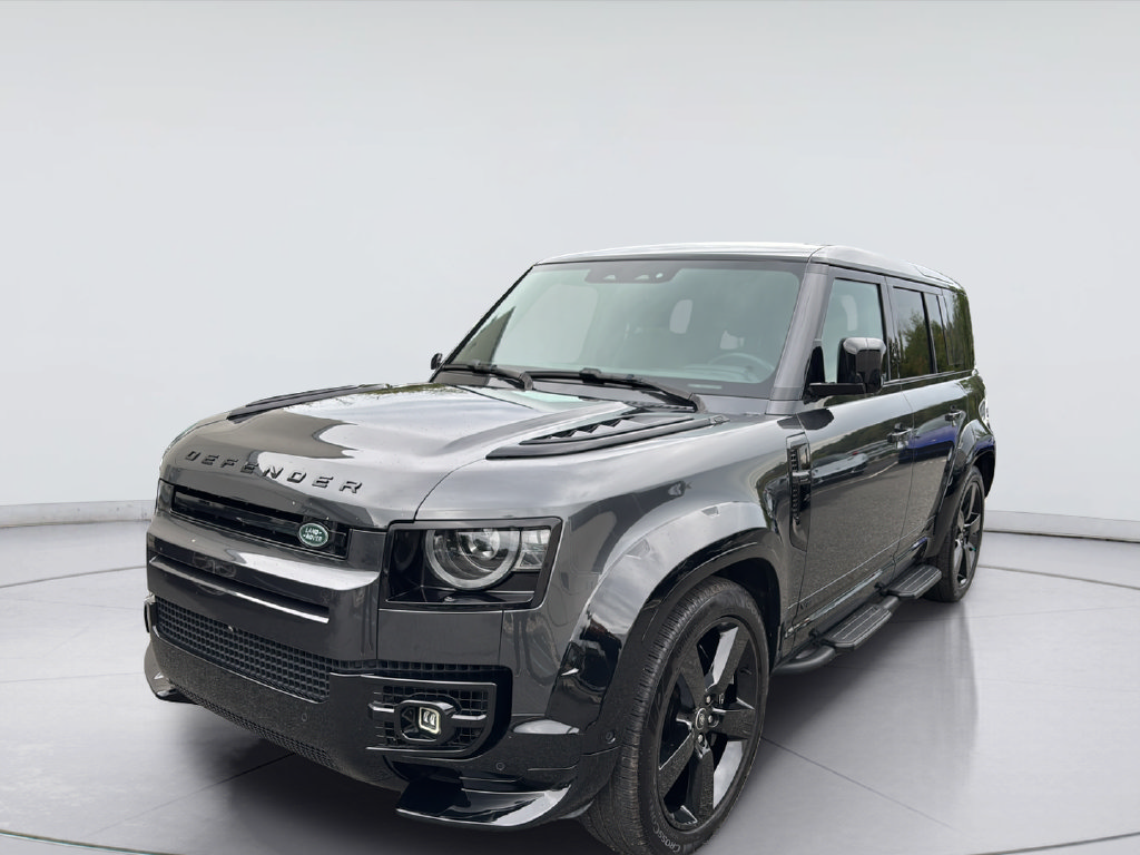 Used 2025 Land Rover Defender 110 V8 AWD/4WD image 3