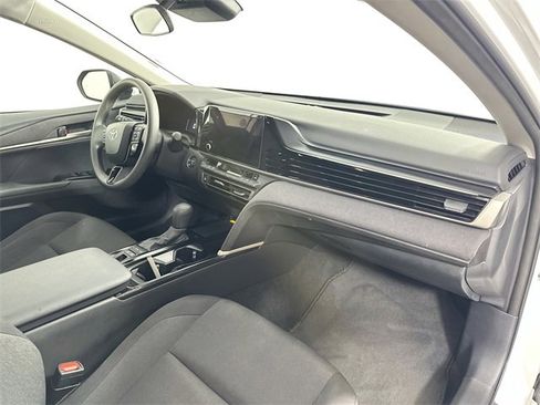 Used 2025 Toyota Camry LE image 26