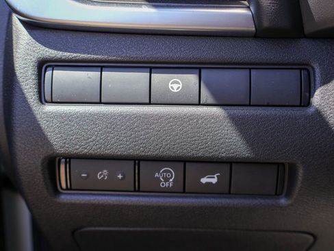 Used 2023 Nissan Rogue Platinum image 19