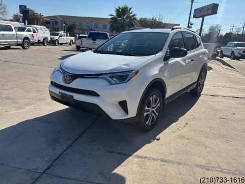 Used 2017 Toyota RAV4 LE image 3