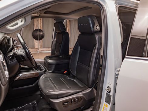 Used 2021 GMC Sierra 3500 Denali w/ Denali Ultimate Package image 22