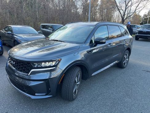 Certified 2023 Kia Sorento S image 1
