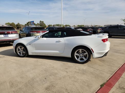 Used 2023 Chevrolet Camaro LT RWD image 4