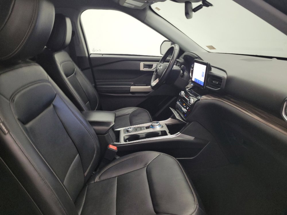 Used 2021 Ford Explorer Limited w/ Equipment Group 301A AWD/4WD image 21