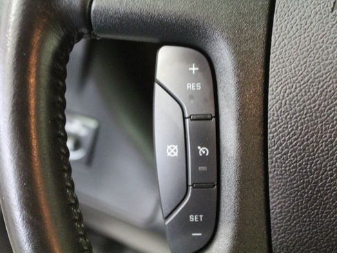 Used 2020 Chevrolet Express 2500 w/ Driver Convenience Package image 11