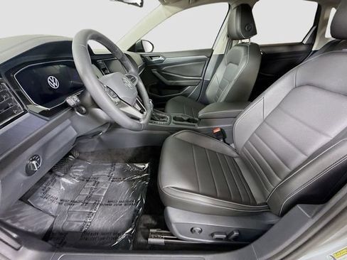 Used 2024 Volkswagen Jetta SE w/ Panoramic Sunroof Package FWD image 20