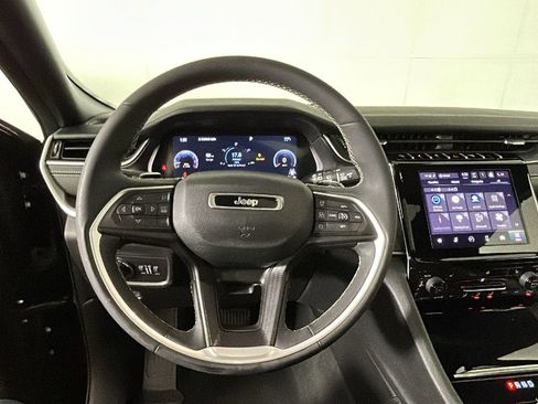 Used 2023 Jeep Grand Cherokee L Laredo AWD/4WD image 17