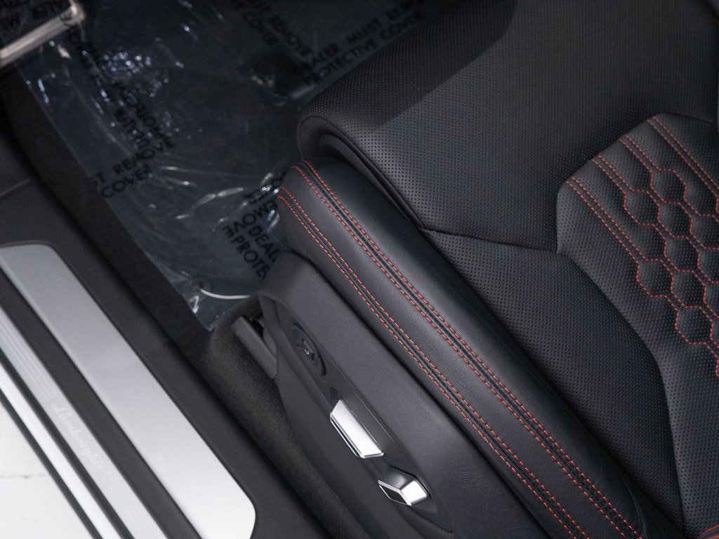 Used 2024 Lamborghini Urus Performante AWD/4WD image 12