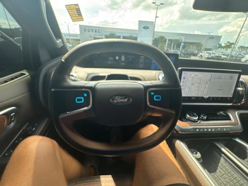 Used 2025 Ford Expedition King Ranch AWD/4WD image 25