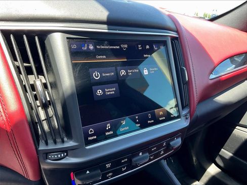 Used 2023 Maserati Levante GT AWD/4WD image 15