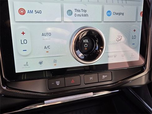 Used 2024 Ford F150 Lightning Platinum image 30