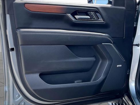 Used 2025 GMC Yukon XL Denali w/ Sun & Power Step Package RWD image 22