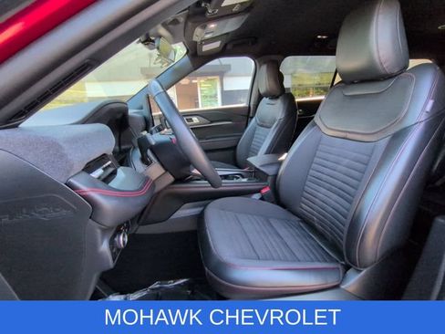 Used 2025 Ford Explorer ST-Line w/ ST-Line Street Pack AWD/4WD image 20