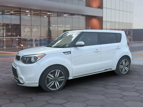 Used 2016 Kia Soul + w/ Soulful Package FWD image 3