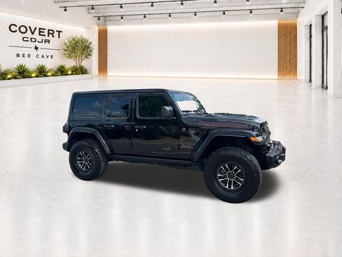 Used 2026 Jeep Wrangler Unlimited Rubicon AWD/4WD image 25