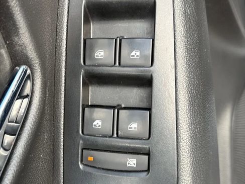 Used 2022 Chevrolet Trax LT w/ Sport Edition FWD image 13