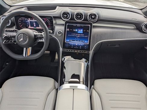 Used 2025 Mercedes-Benz GLC 350e 4MATIC image 14