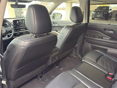 Used 2023 Nissan Pathfinder Platinum w/ Lighting Package (N92) image 30